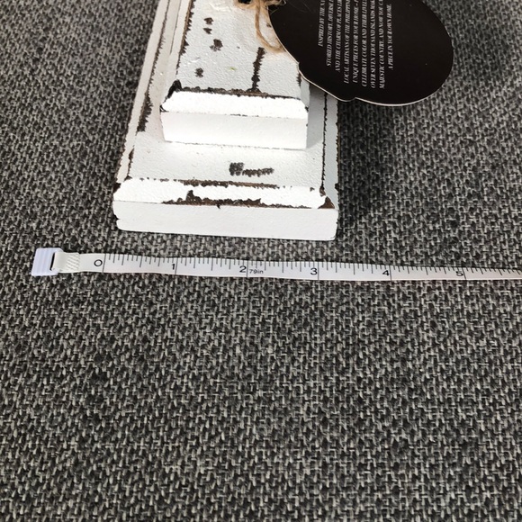 Handcrafted whitewashed wood cross on a metal rod - Picture 9 of 9